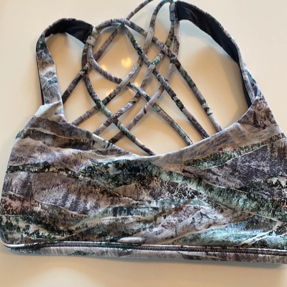 Lululemon free to be sports bra size 2 a/b cup